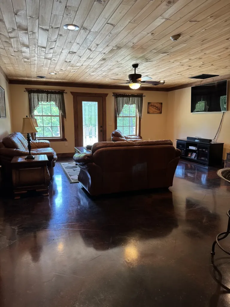 375 Autumn Ridge Lane Lafayette TN 37083