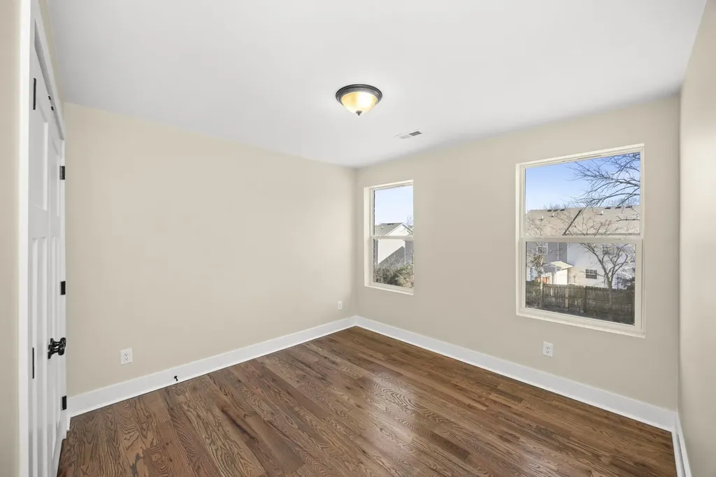 449 Sandhill Road, E La Vergne TN 37086