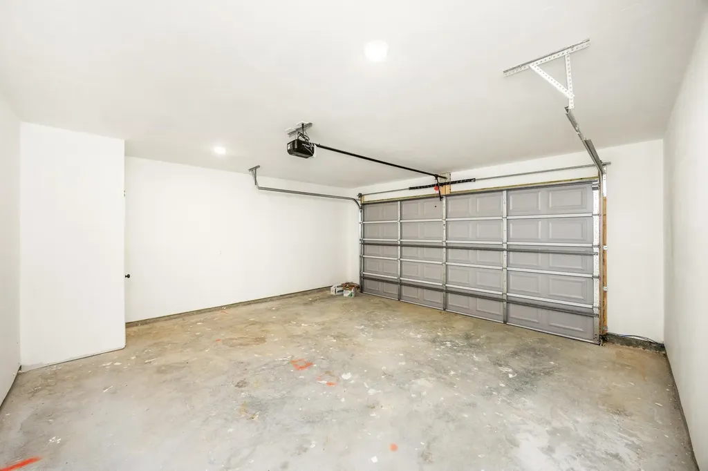 449 Sandhill Road, E La Vergne TN 37086