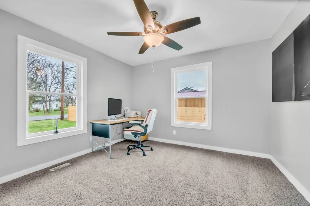 101 Simpson Avenue Waverly TN 37185