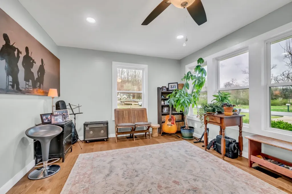 101 Simpson Avenue Waverly TN 37185