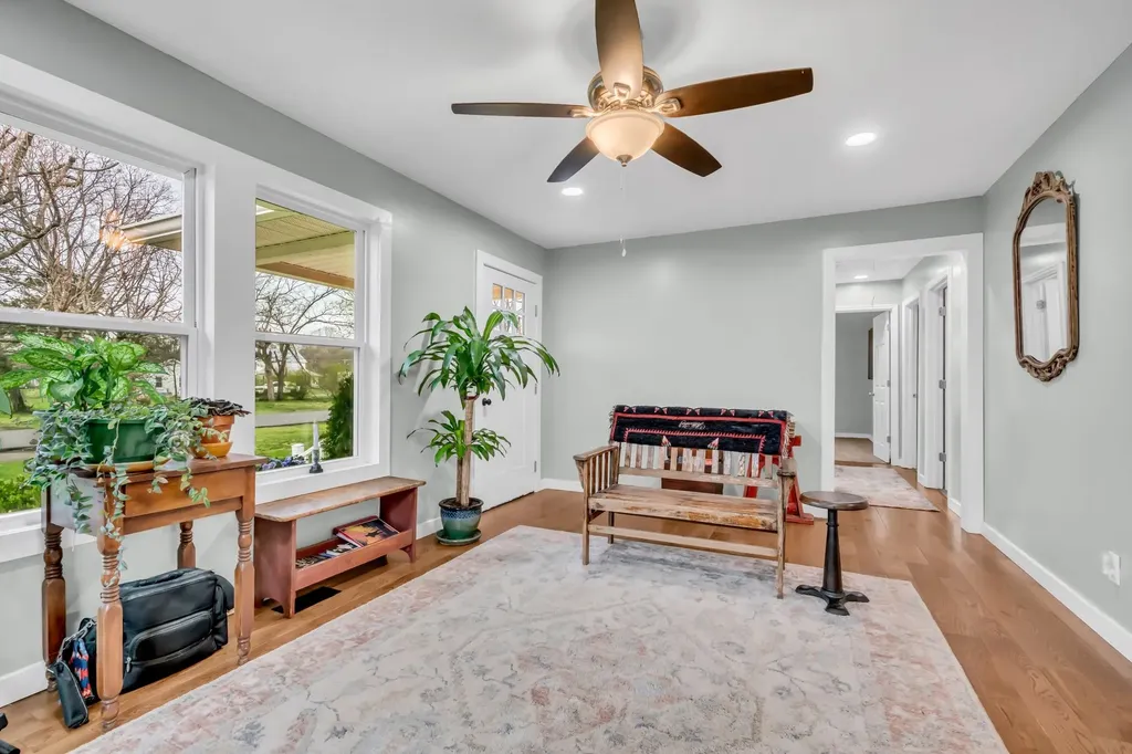 101 Simpson Avenue Waverly TN 37185