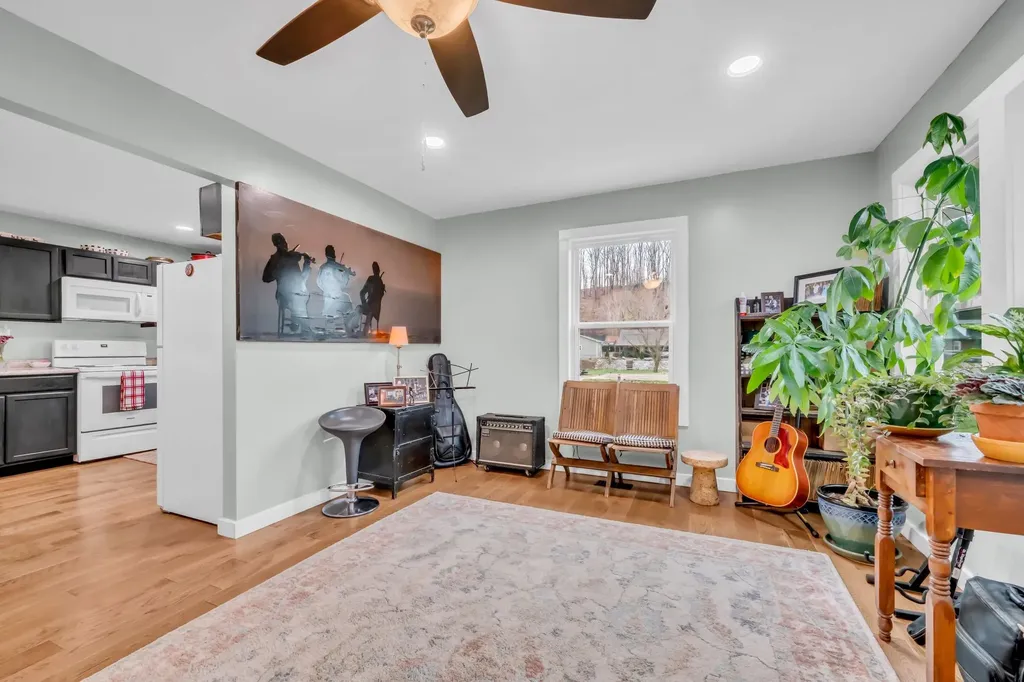 101 Simpson Avenue Waverly TN 37185