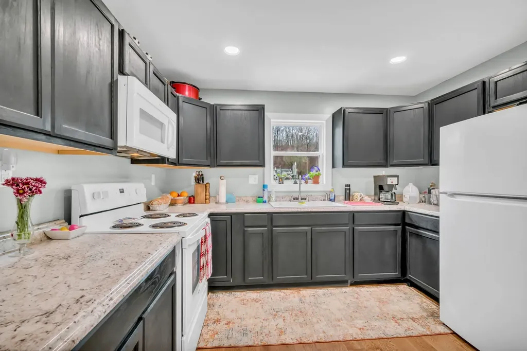 101 Simpson Avenue Waverly TN 37185