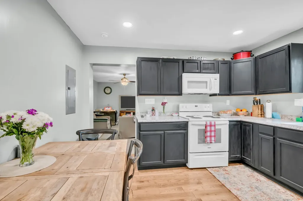 101 Simpson Avenue Waverly TN 37185