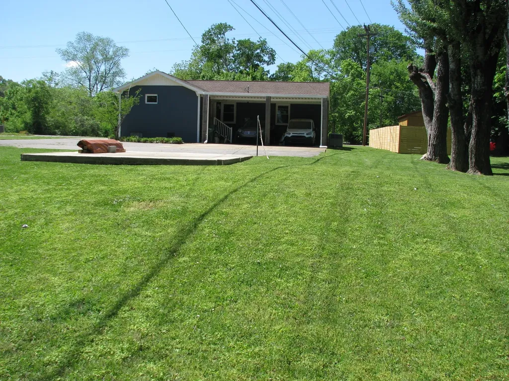 101 Simpson Avenue Waverly TN 37185