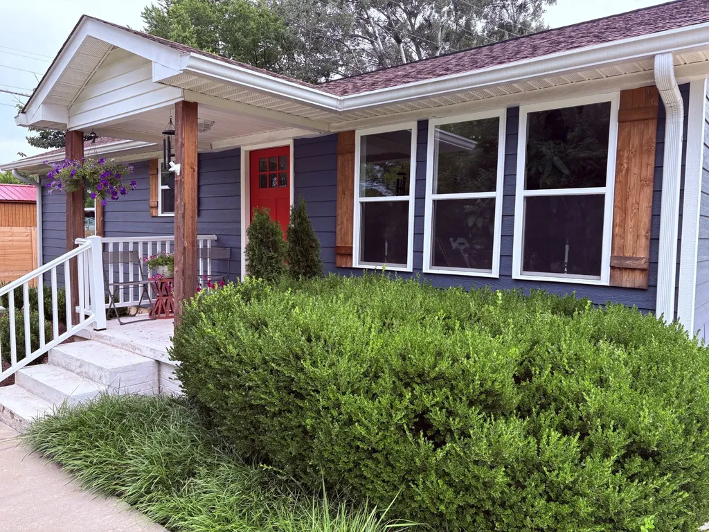 101 Simpson Avenue Waverly TN 37185
