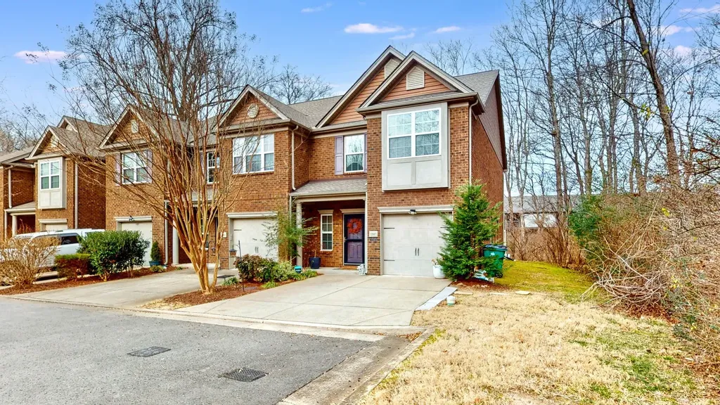 1367 Crown Point Place Nashville TN 37211