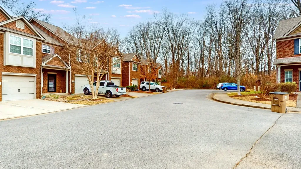 1367 Crown Point Place Nashville TN 37211