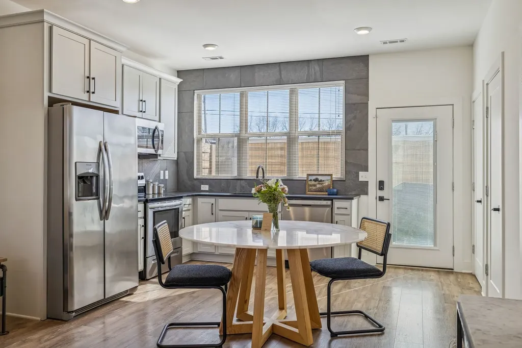 100 Thompson Lane Nashville TN 37211