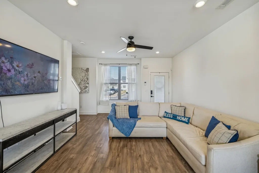 100 Thompson Lane Nashville TN 37211