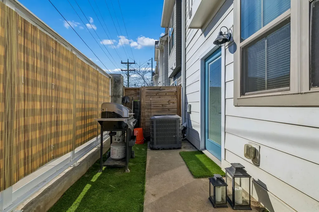 100 Thompson Lane Nashville TN 37211