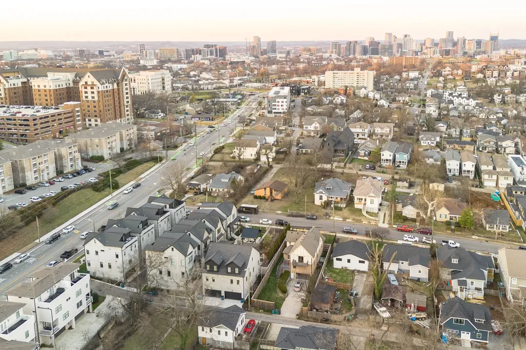 1109 Bate Avenue Nashville TN 37204