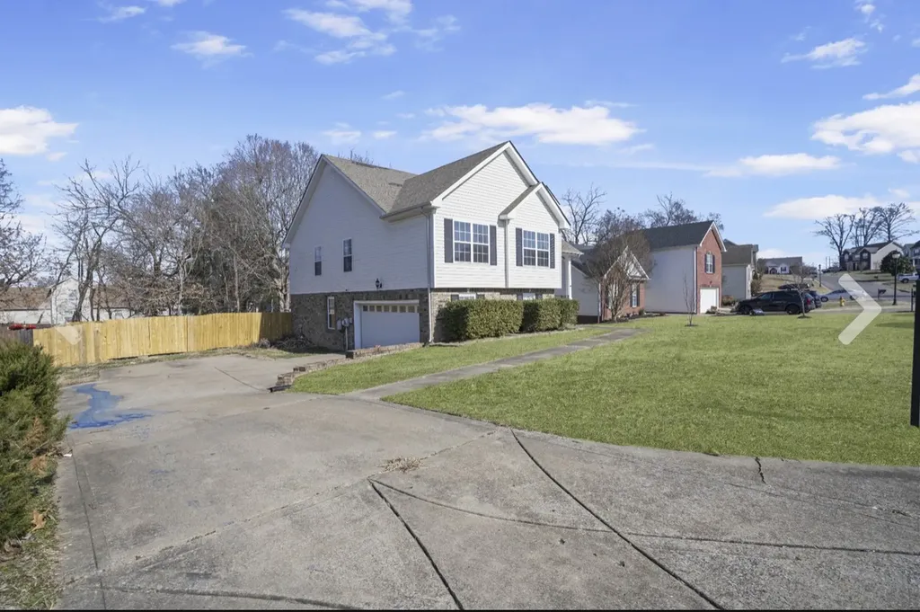 3139 Holly Point Clarksville TN 37043