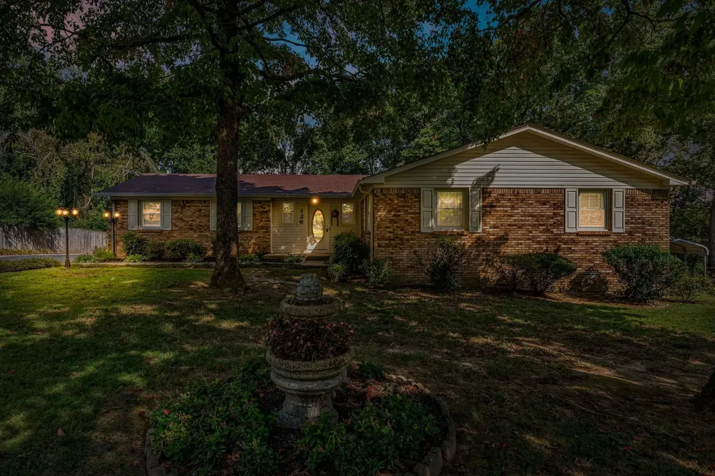 126 Robin Hood Road Dickson TN 37055