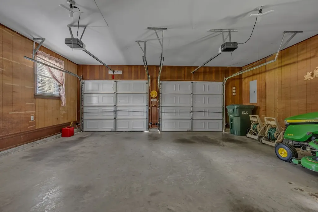 126 Robin Hood Road Dickson TN 37055