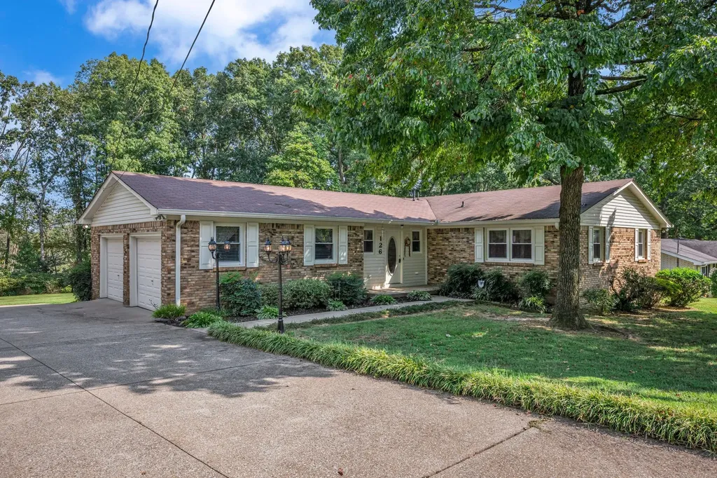 126 Robin Hood Road Dickson TN 37055