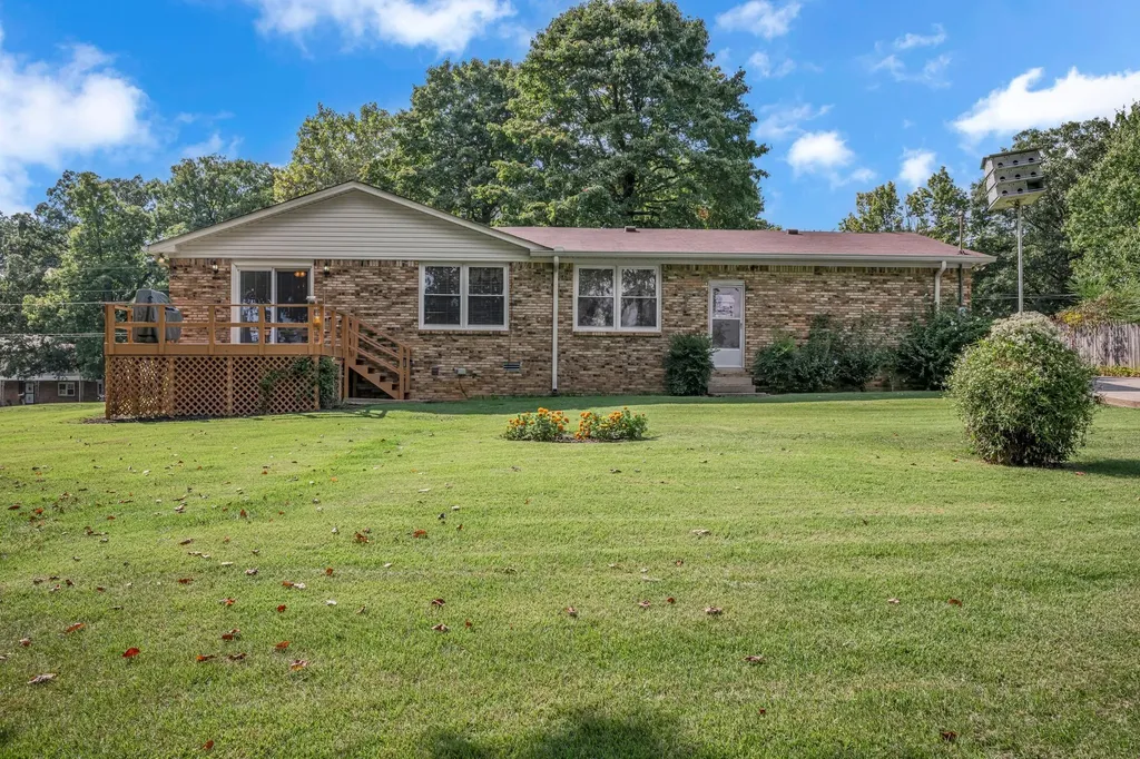 126 Robin Hood Road Dickson TN 37055