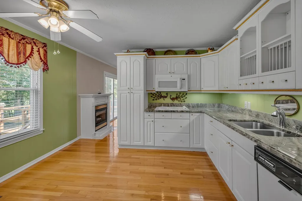 126 Robin Hood Road Dickson TN 37055