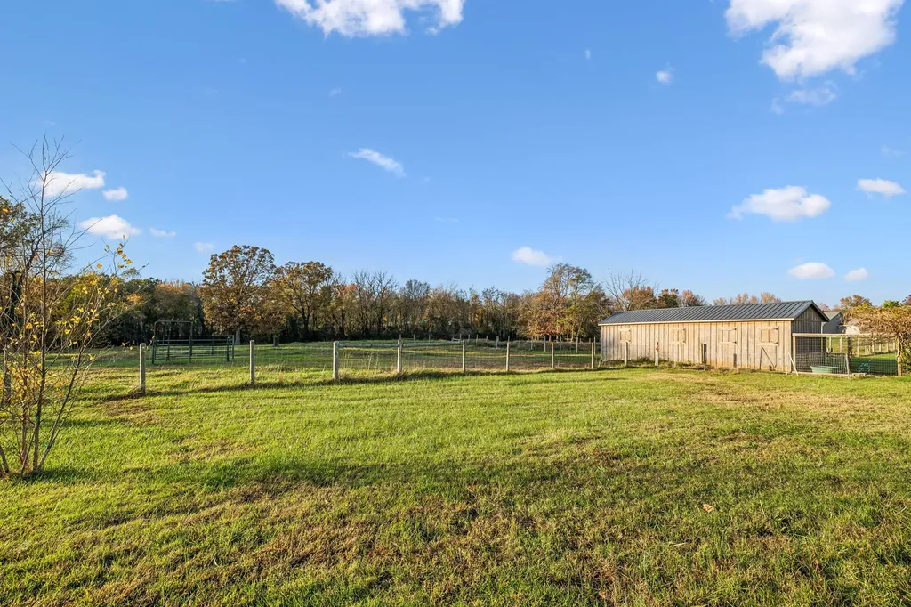 5881 Highway 31 W Portland TN 37148