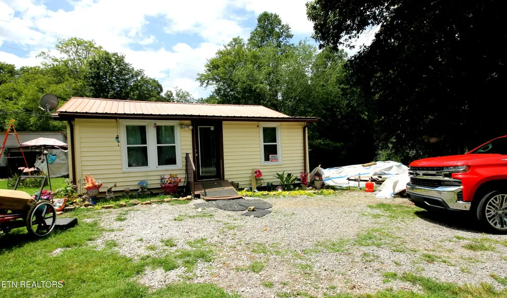 156 Lewis Landrum Road Lancing TN 37770