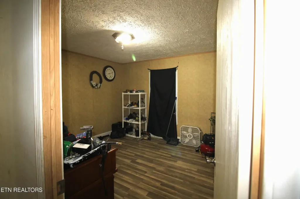 156 Lewis Landrum Road Lancing TN 37770