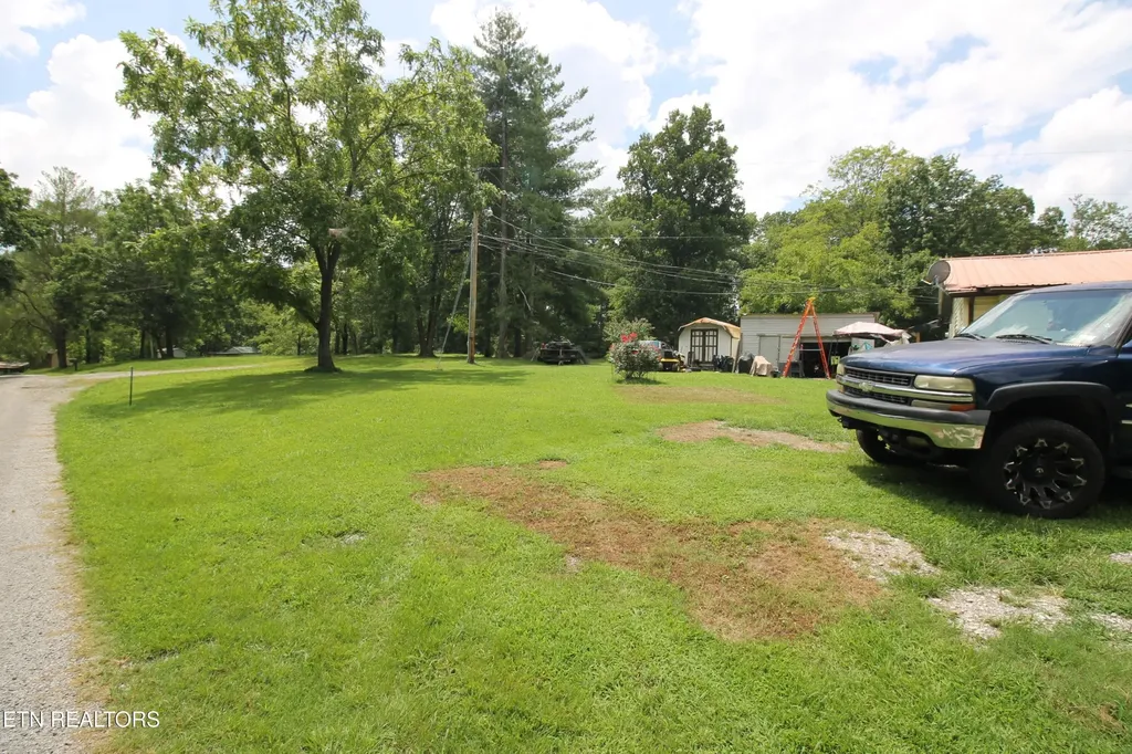 156 Lewis Landrum Road Lancing TN 37770