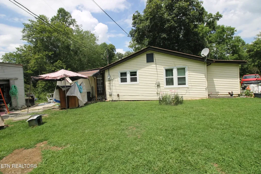156 Lewis Landrum Road Lancing TN 37770
