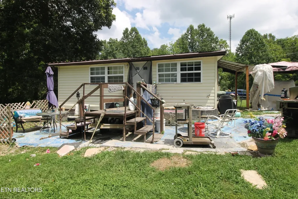156 Lewis Landrum Road Lancing TN 37770