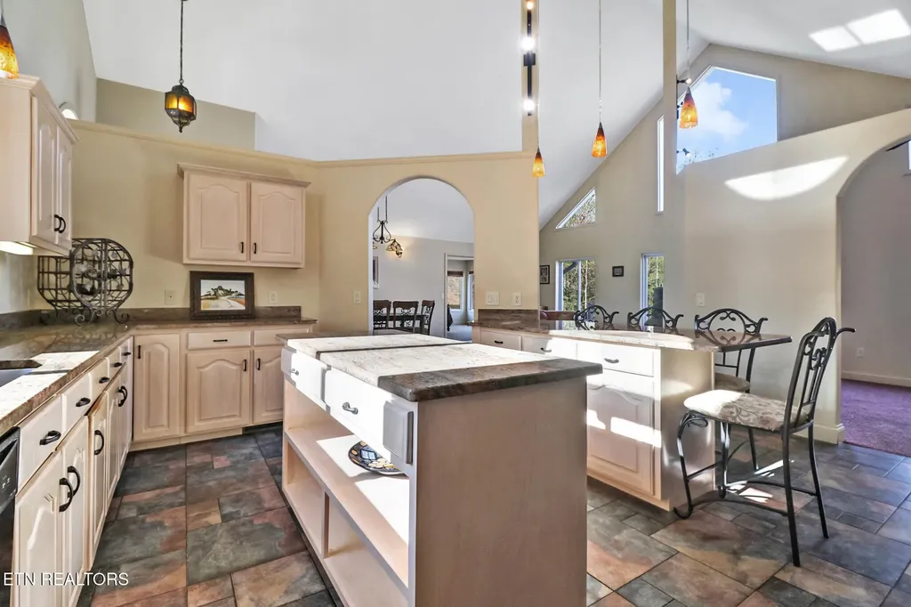 14 Needham Terrace Crossville TN 38558