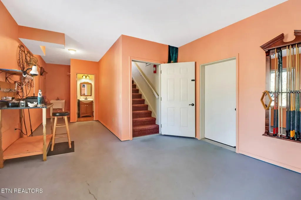 14 Needham Terrace Crossville TN 38558