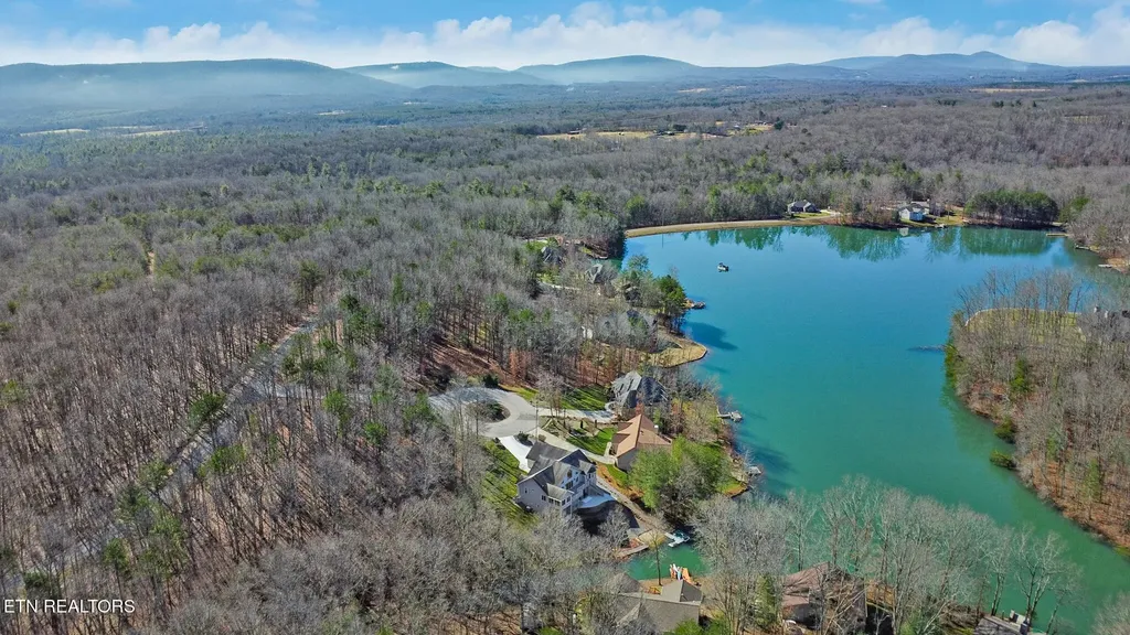 14 Needham Terrace Crossville TN 38558