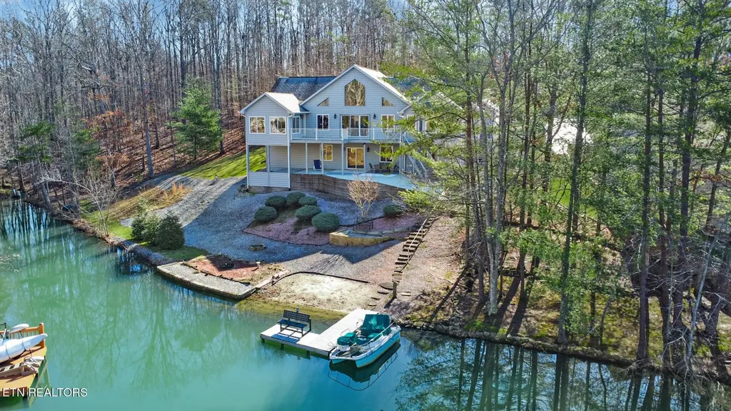 14 Needham Terrace Crossville TN 38558