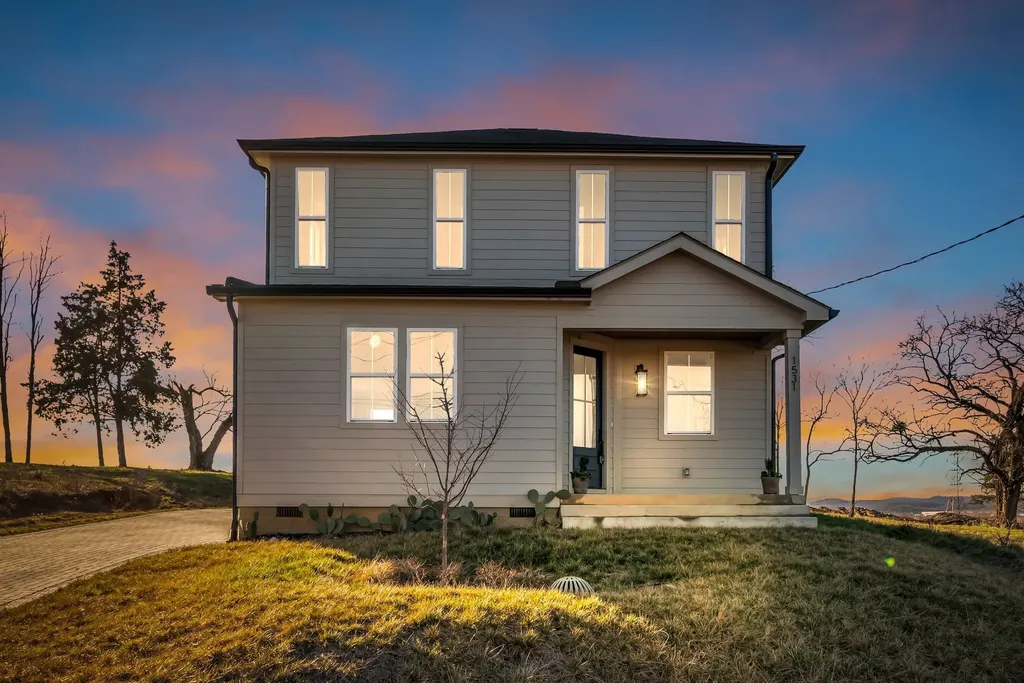 1531 E Stewarts Lane Nashville TN 37218