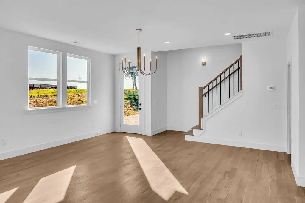 1531 E Stewarts Lane Nashville TN 37218