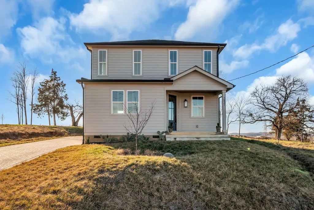 1531 E Stewarts Lane Nashville TN 37218
