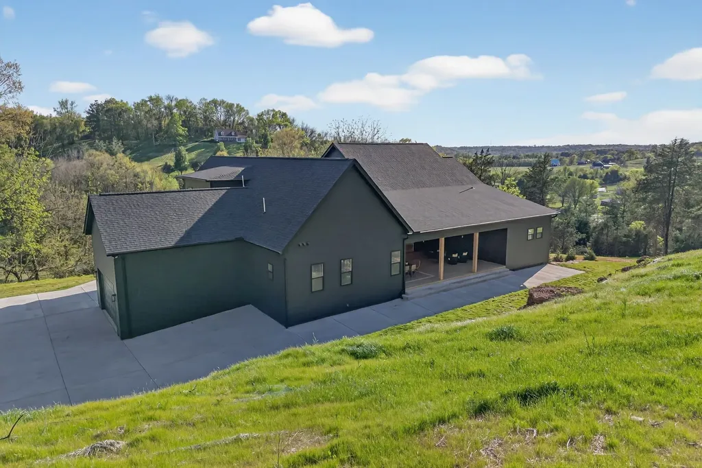 1480 Jacobs Road Columbia TN 38401