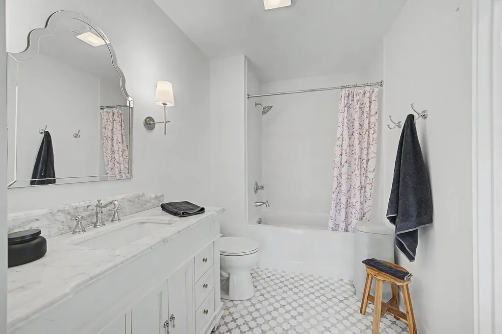 1320B Lischey Avenue Nashville TN 37207