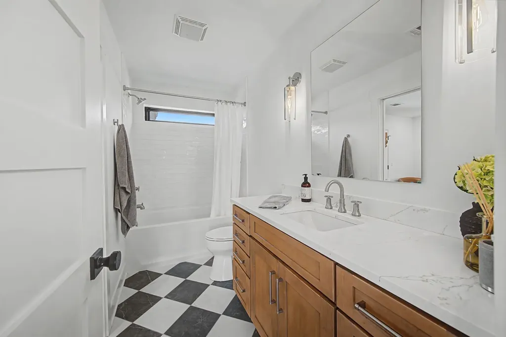 1320B Lischey Avenue Nashville TN 37207