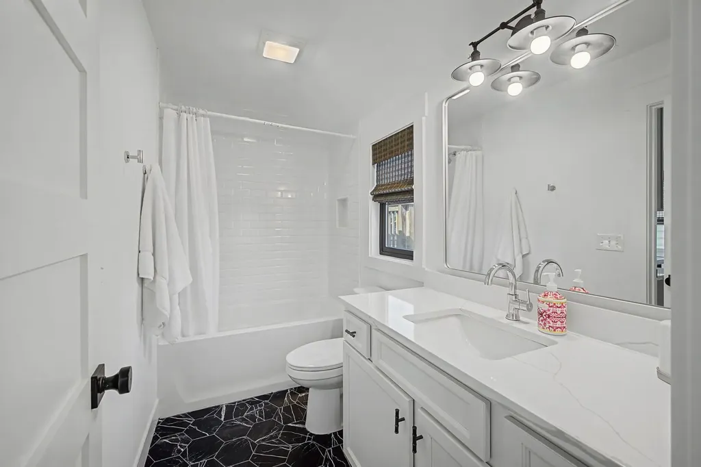 1320B Lischey Avenue Nashville TN 37207