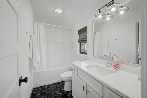 1320B Lischey Avenue Nashville TN 37207