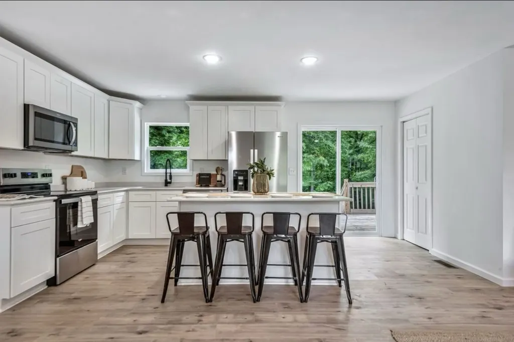 10498 Missionary Ridge Road Bon Aqua TN 37025