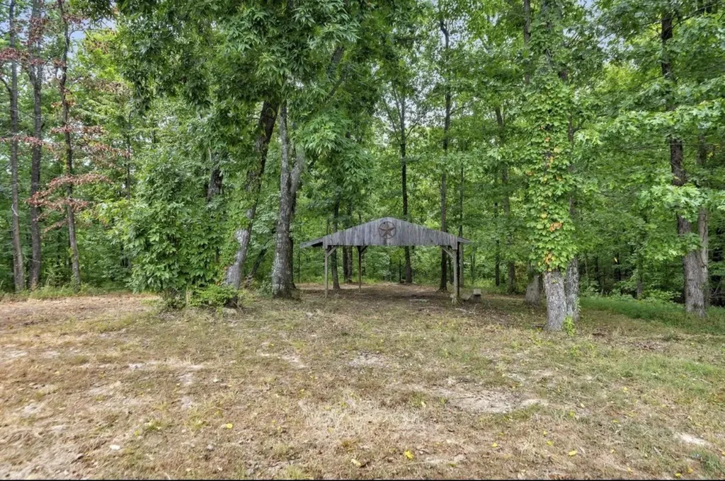 10498 Missionary Ridge Road Bon Aqua TN 37025