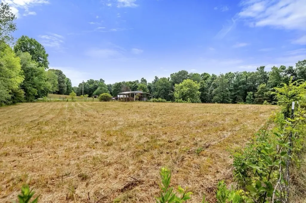 10498 Missionary Ridge Road Bon Aqua TN 37025