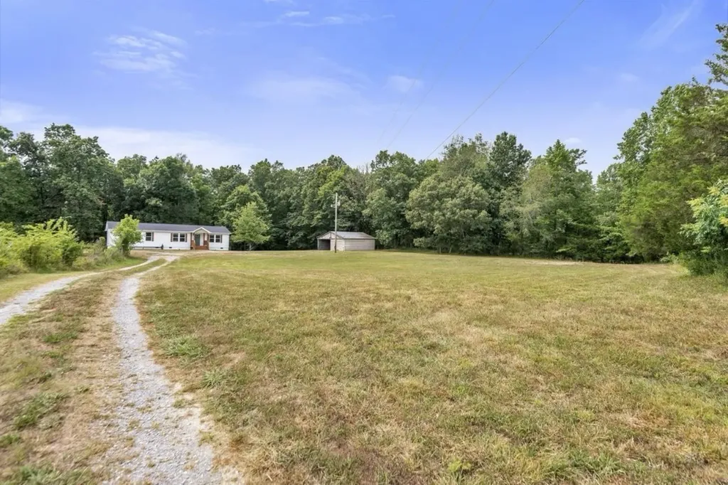 10498 Missionary Ridge Road Bon Aqua TN 37025
