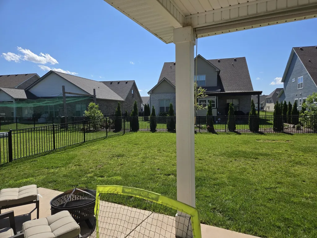 1082 Wittys Way Clarksville TN 37043