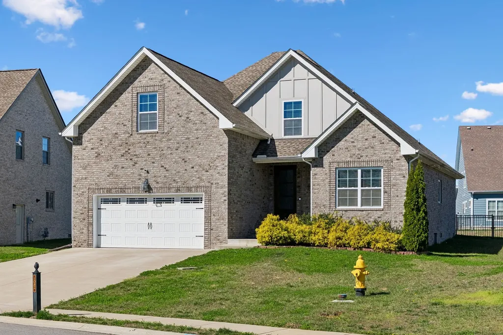 1082 Wittys Way Clarksville TN 37043