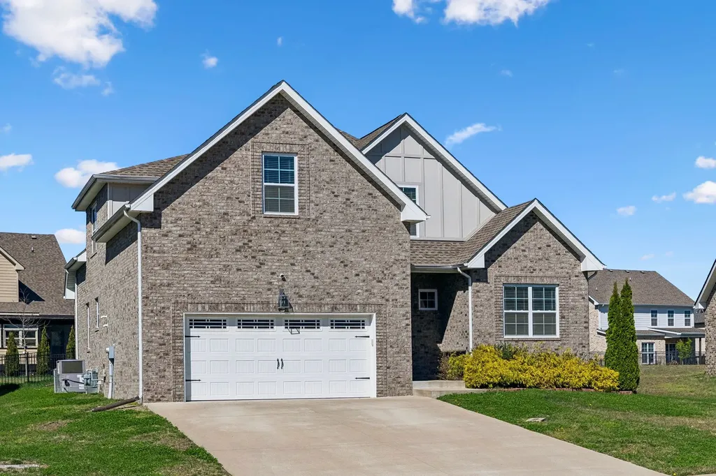 1082 Wittys Way Clarksville TN 37043