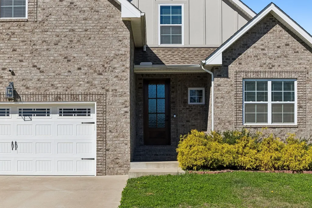 1082 Wittys Way Clarksville TN 37043