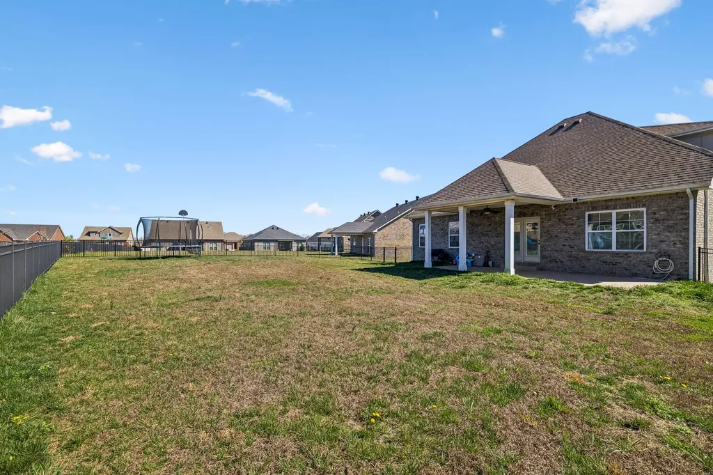 1082 Wittys Way Clarksville TN 37043